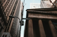 WALL STREET: Dow Jones i S&P 500 indeks pali