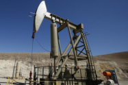 Cijene nafte porasle, ali ostaju na putu treeg tjednog pada zaredom