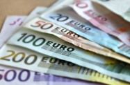 Prosjena neto plaa za studeni lani 1.208 eura, a medijalna 1.030 eura