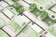 Euro ojaao prema dolaru nakon izvjea o inflaciji i referenduma na Krimu