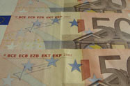 Priguen rast i inflacija u eurozoni pritisnuli euro