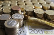 Euro iznad 1,36 dolara zbog amerikog trita rada