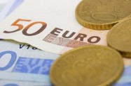 Neznatne promjene teaja eura i dolara