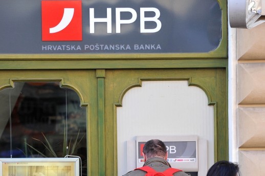 HPB nastavlja rast na padajuem bankarskom tritu