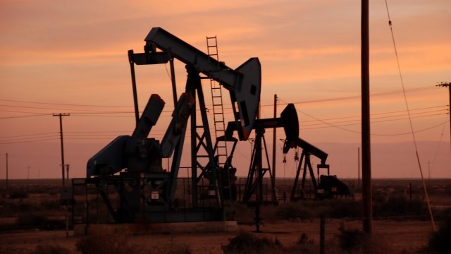 Zabrinutost za gospodarstvo spustila cijene nafte prema 69 dolara