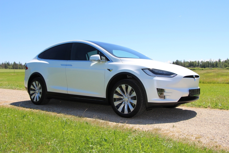 Tesla oekuje slabljenje potranje za elektrinim automobilima