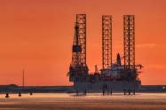 Zabrinutost za potranju spustila cijene nafte ispod 81 dolara