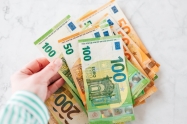 Najveće plaće u telekomunikacijskim i financijskim djelatnostima