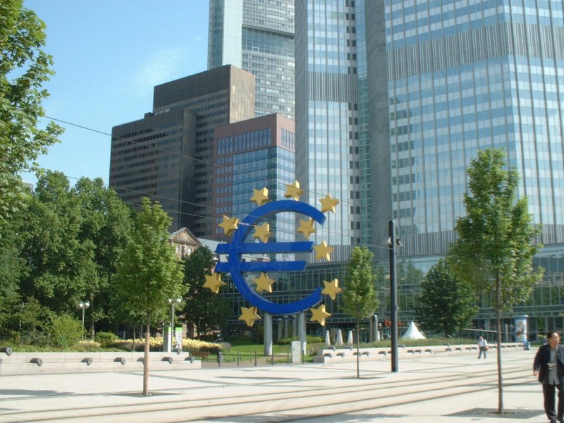 ECB planira do 2020. uvesti novu referentnu kamatnu stopu