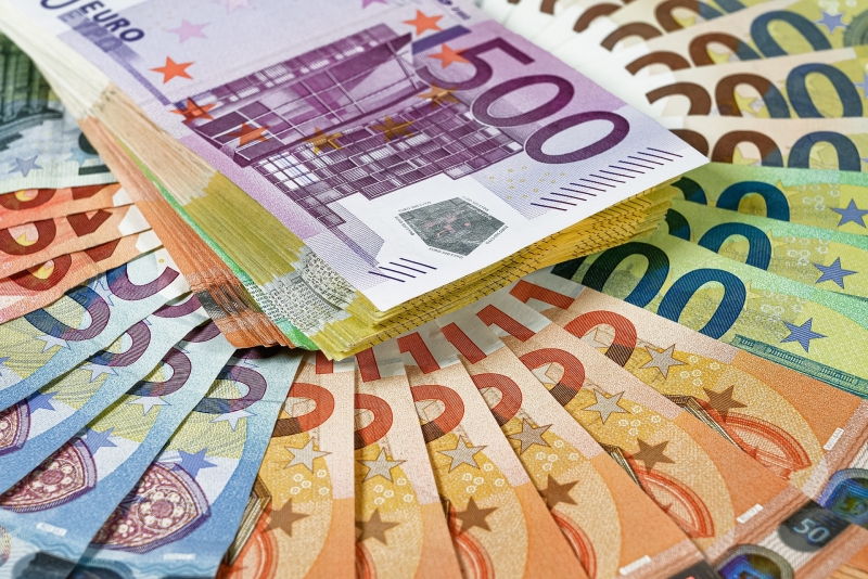 Jadranska vrata ulažu 35 milijuna eura, na terminalu dvije nove obalne dizalice Jadranska vrata ulažu 35 milijuna eura, na terminalu dvije nove obalne dizalice