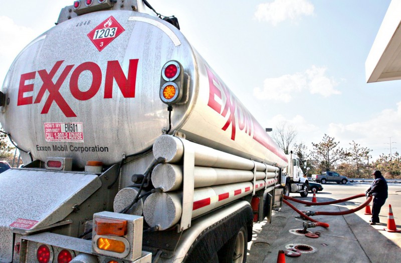 Dobit Exxon Mobila pala 58 posto, smanjuje investicije