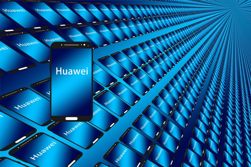 Huawei se vraa na trite mobitela