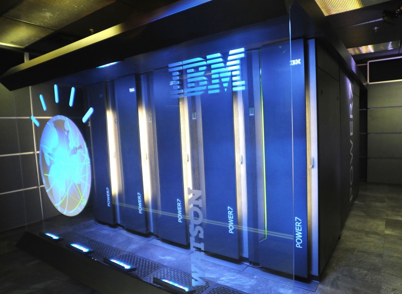 Prihodi IBM-a pali 17. tromjeseje zaredom